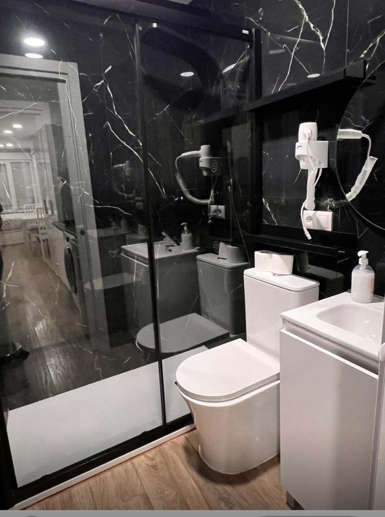 Hostal “ Infantas” Мадрид Экстерьер фото
